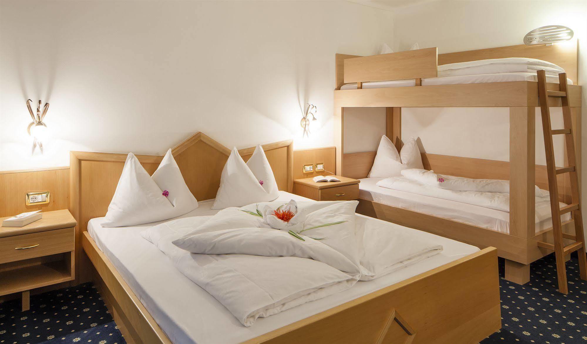 Hotel Bergkristall Brennero Esterno foto